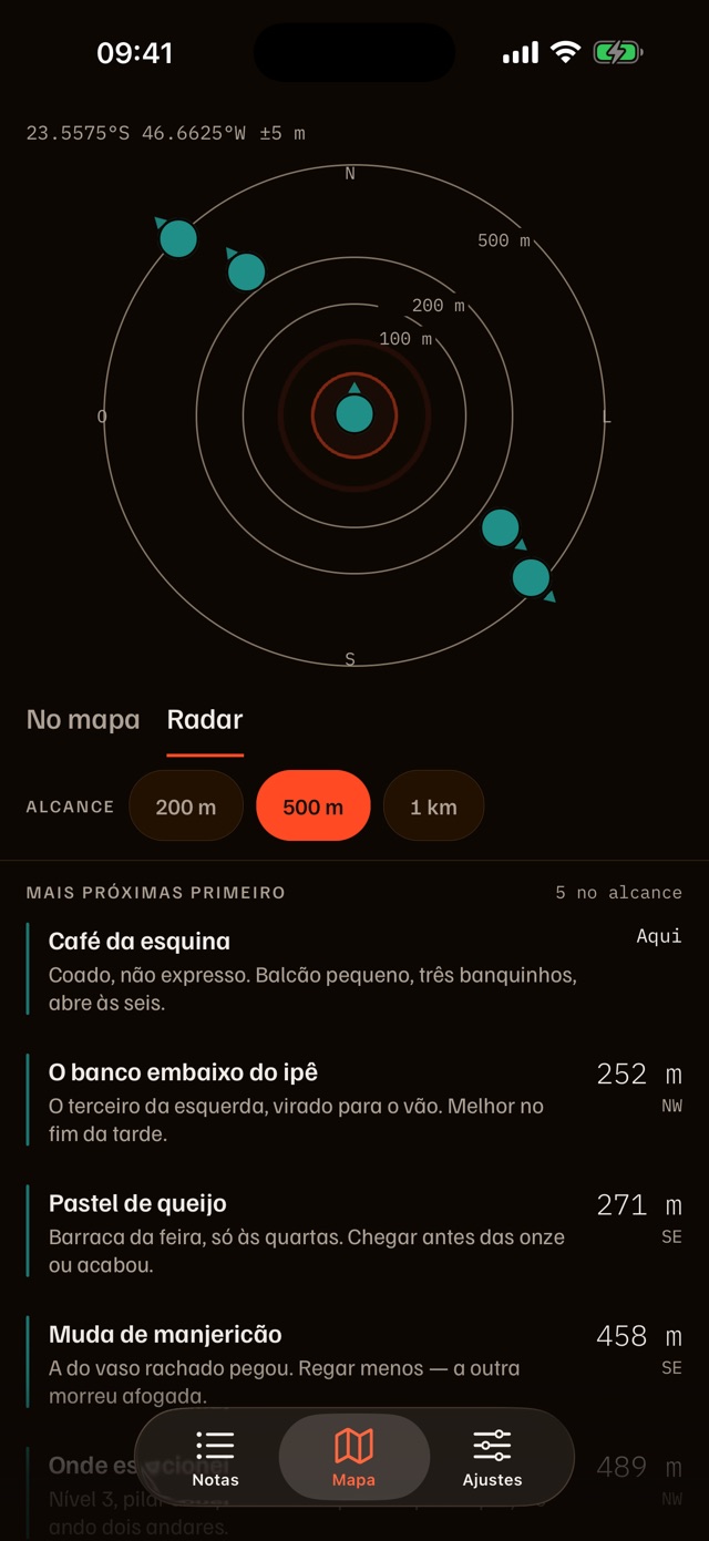 Radar com as notas ao redor da pessoa num disco de alcance e, abaixo, a lista ordenada pela distância